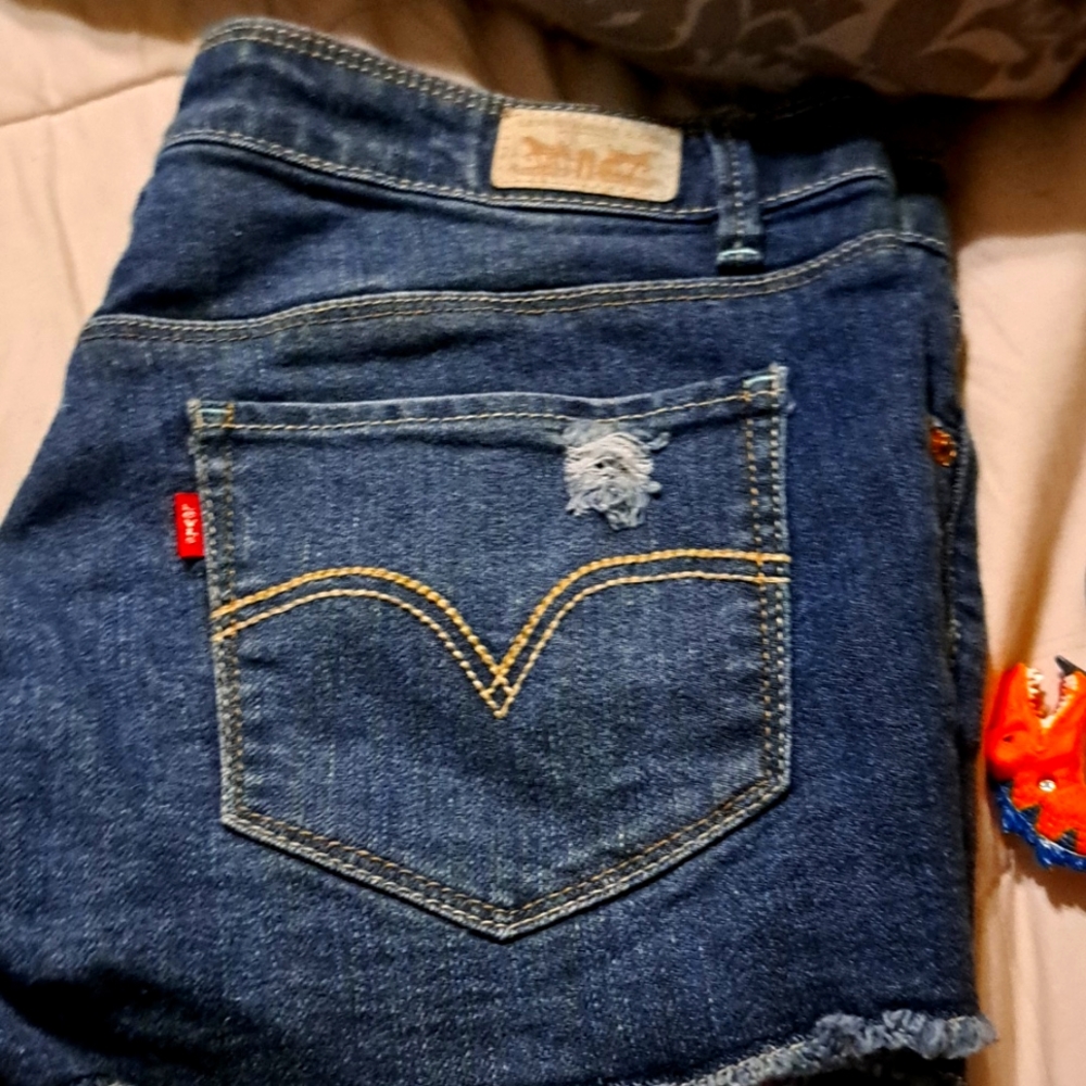 short levis